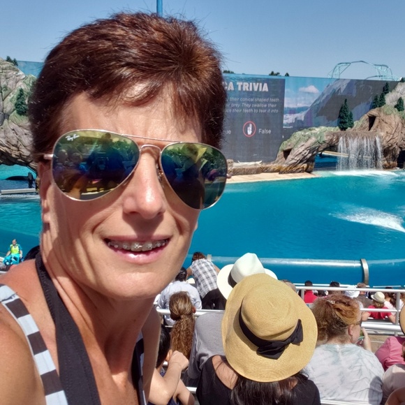 Meet your Posher, Stacie - Picture 1 of 1